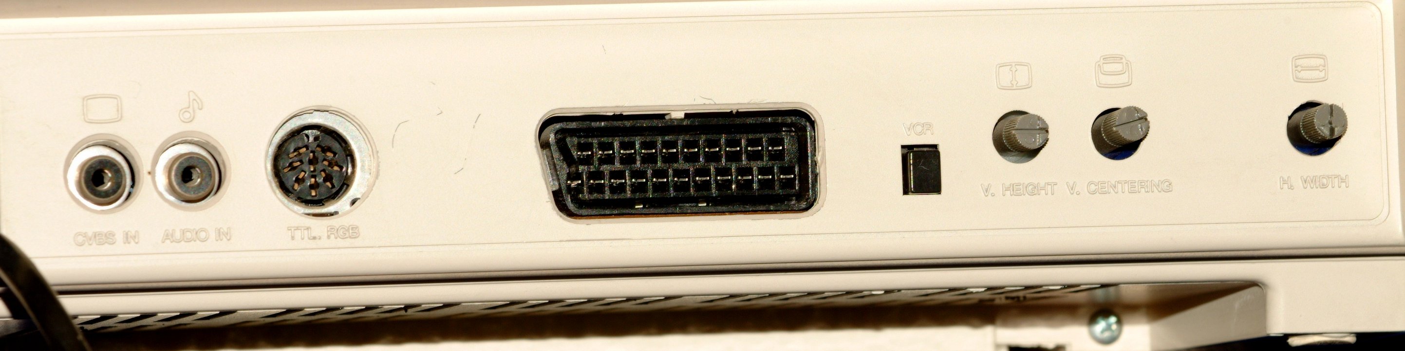 Hi Res Version, Connectors